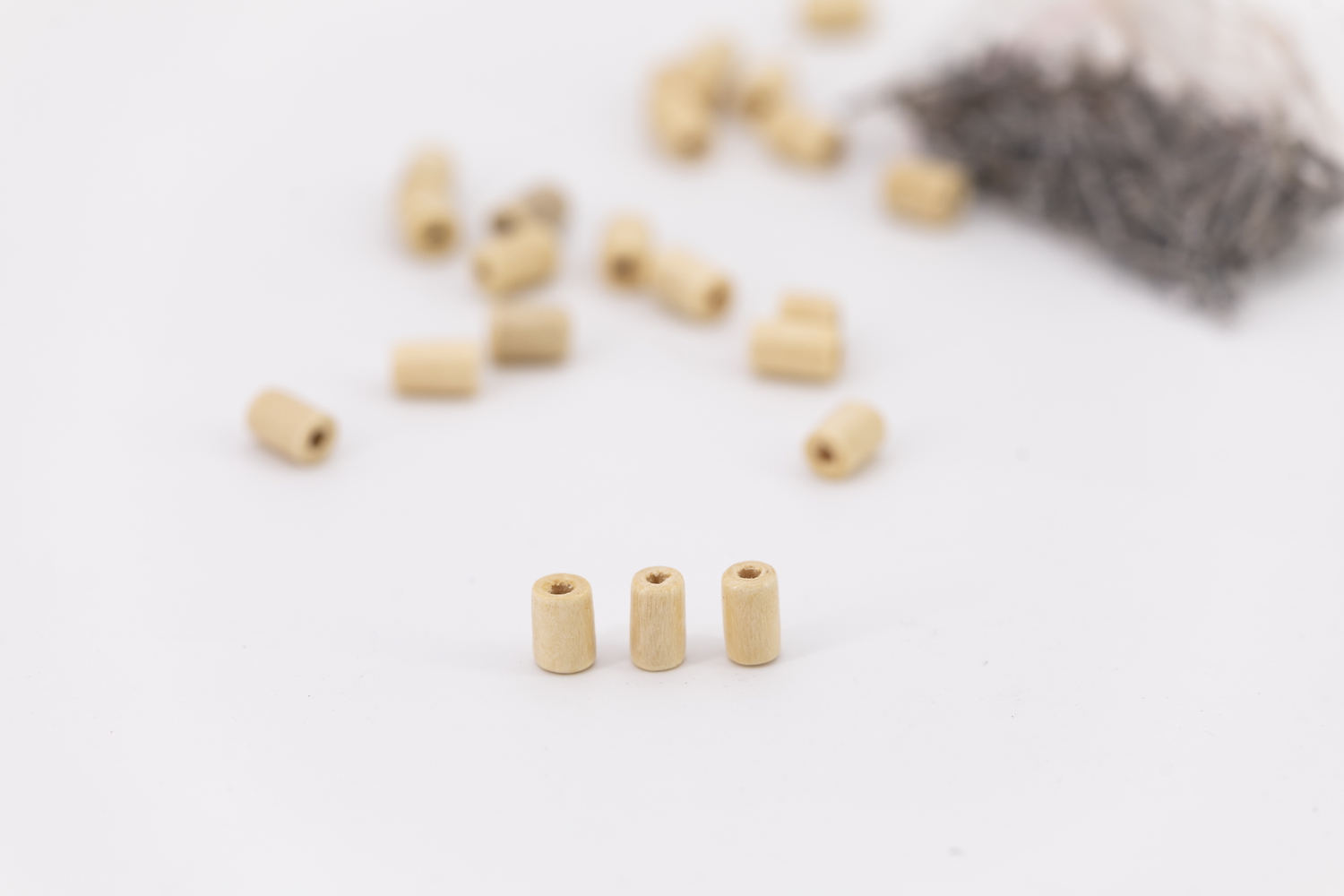 Abstandröllchen aus Holz mit Nägel 9,5 mm