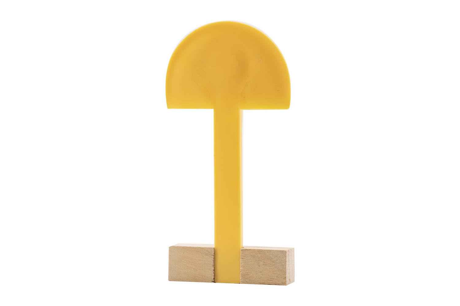 Flaschenfütterer mit Holzkeil