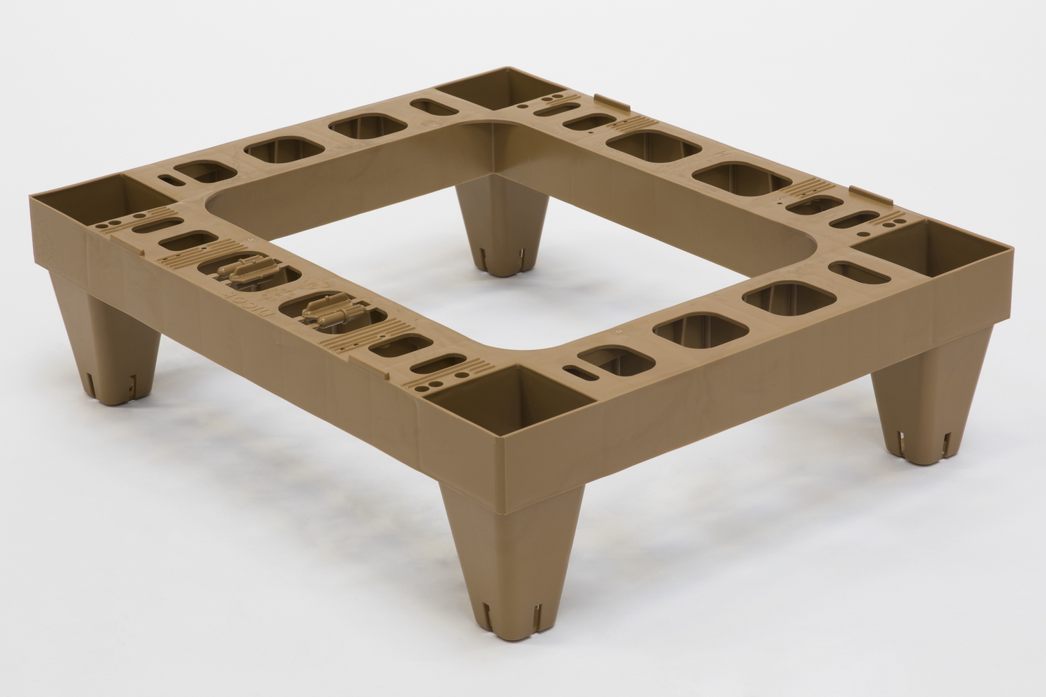Hibe Rack Mobile hive stand for one hive, brown plastic