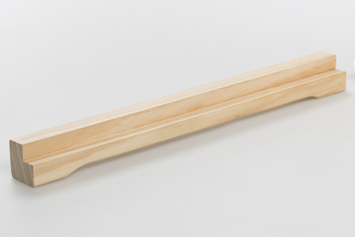 Flight hole closing wedge for flat bottom