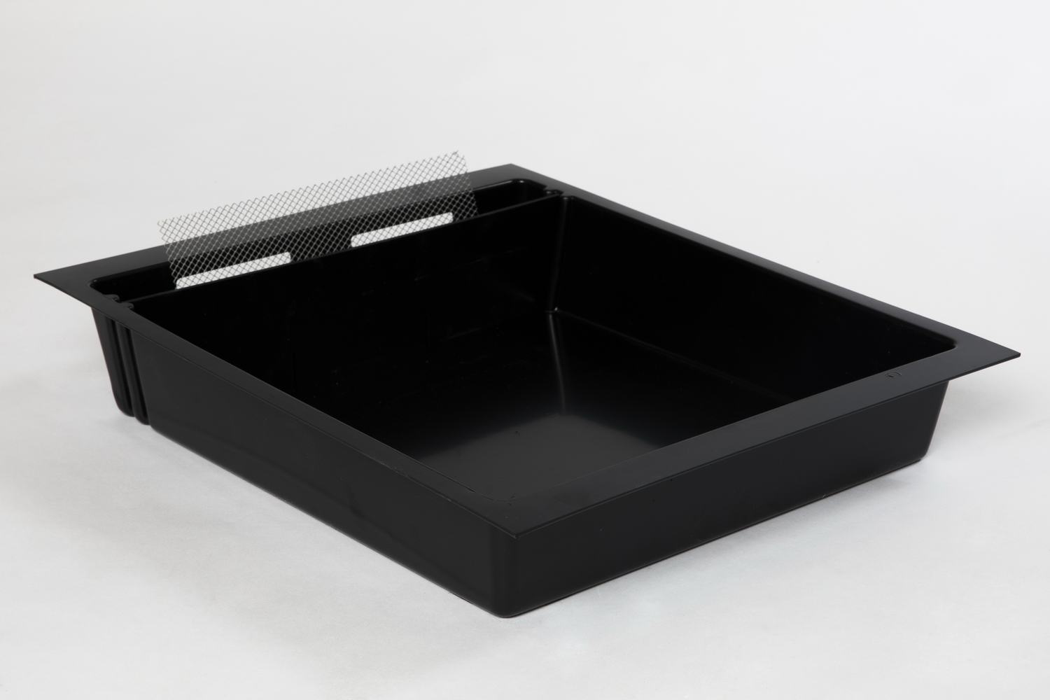 11 standard size feeding trough 8 L