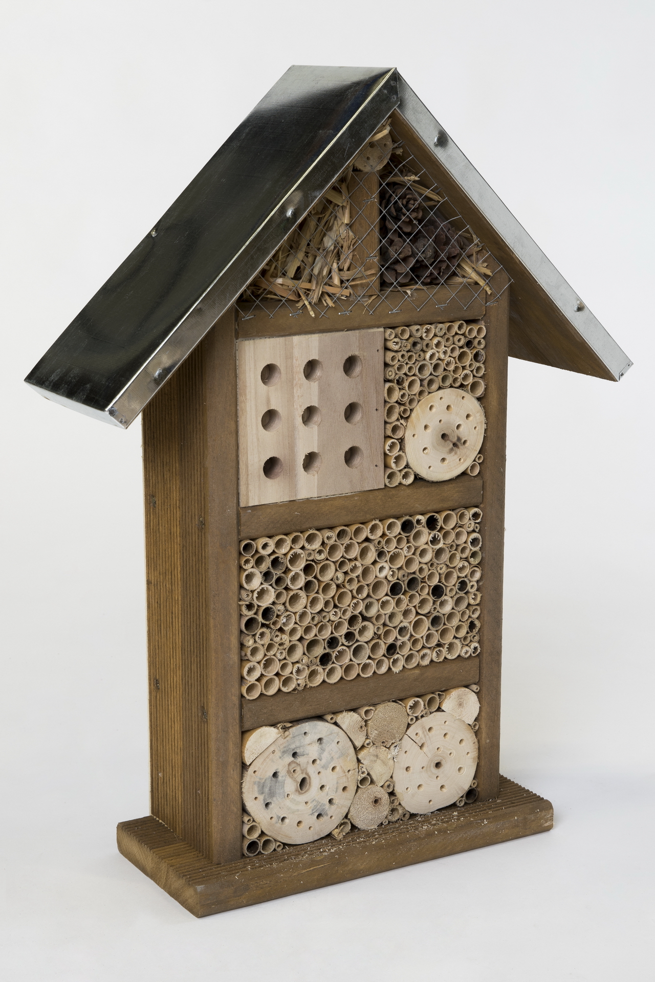 Wild bee and insect hotel Medium