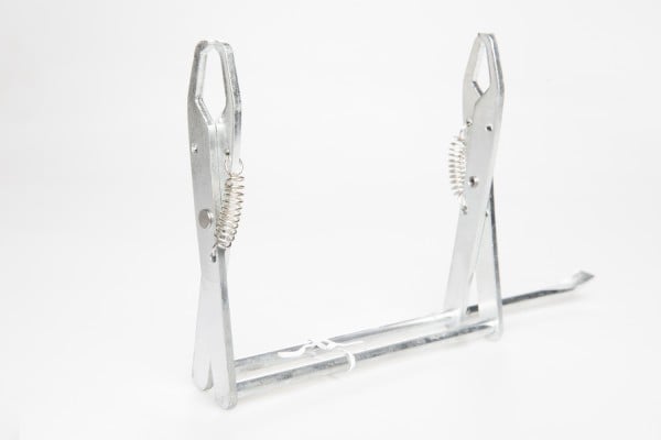 Honeycomb extractor pliers with stick chisel