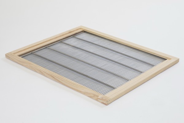 Liebig NIRO metal grille riveted in wooden frame